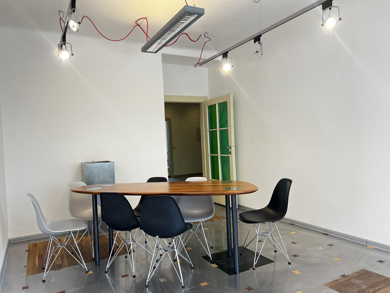 Pronájem kanceláře 110 m² – fotografie 4