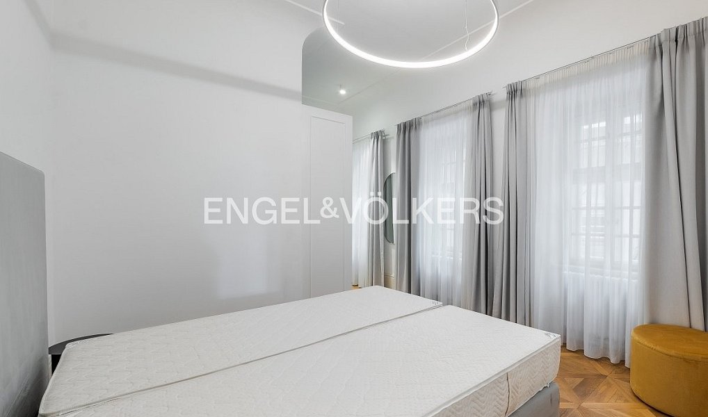 Pronájem bytu 2+kk 88 m², Praha – náhled fotky 3