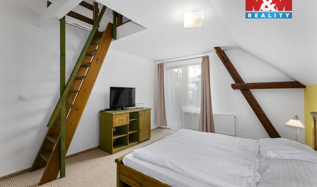 Prodej ubytovacího objektu 1 100 m², Dobruška – náhled fotky 14
