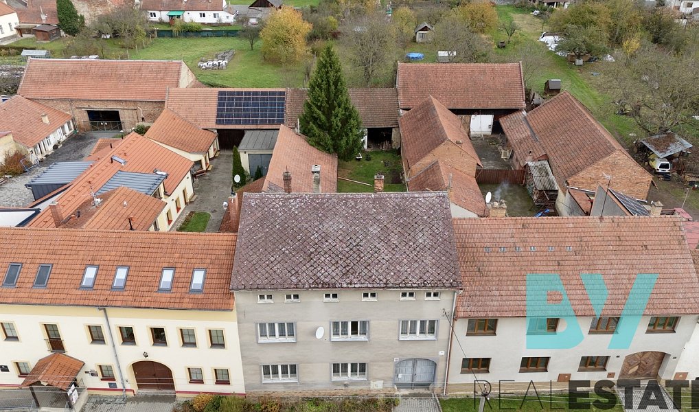 Prodej domu 537 m² s pozemkem 1 747 m², Jaroměřice – fotka 1 z 7
