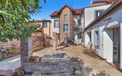 Prodej domu 270 m² s pozemkem 488 m², Palackého, Velim, okres Kolín