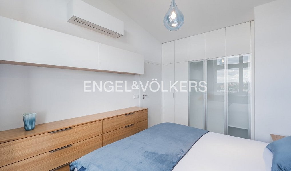 Pronájem bytu 4+kk 131 m², Praha – náhled fotky 9
