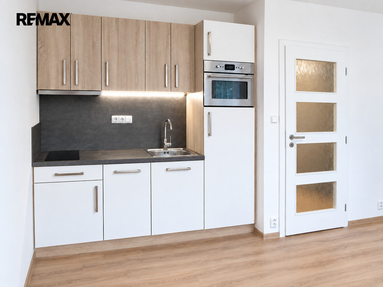 Pronájem bytu 1+kk 33 m² – fotografie 2