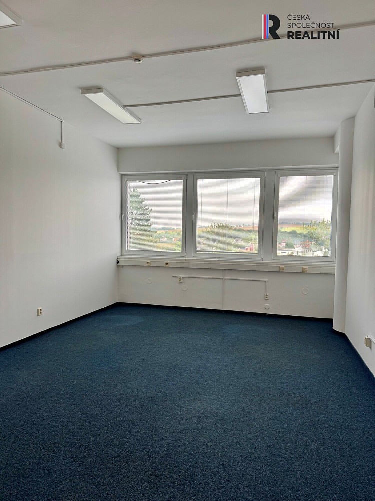 Pronájem kanceláře 30 m² — photo 4