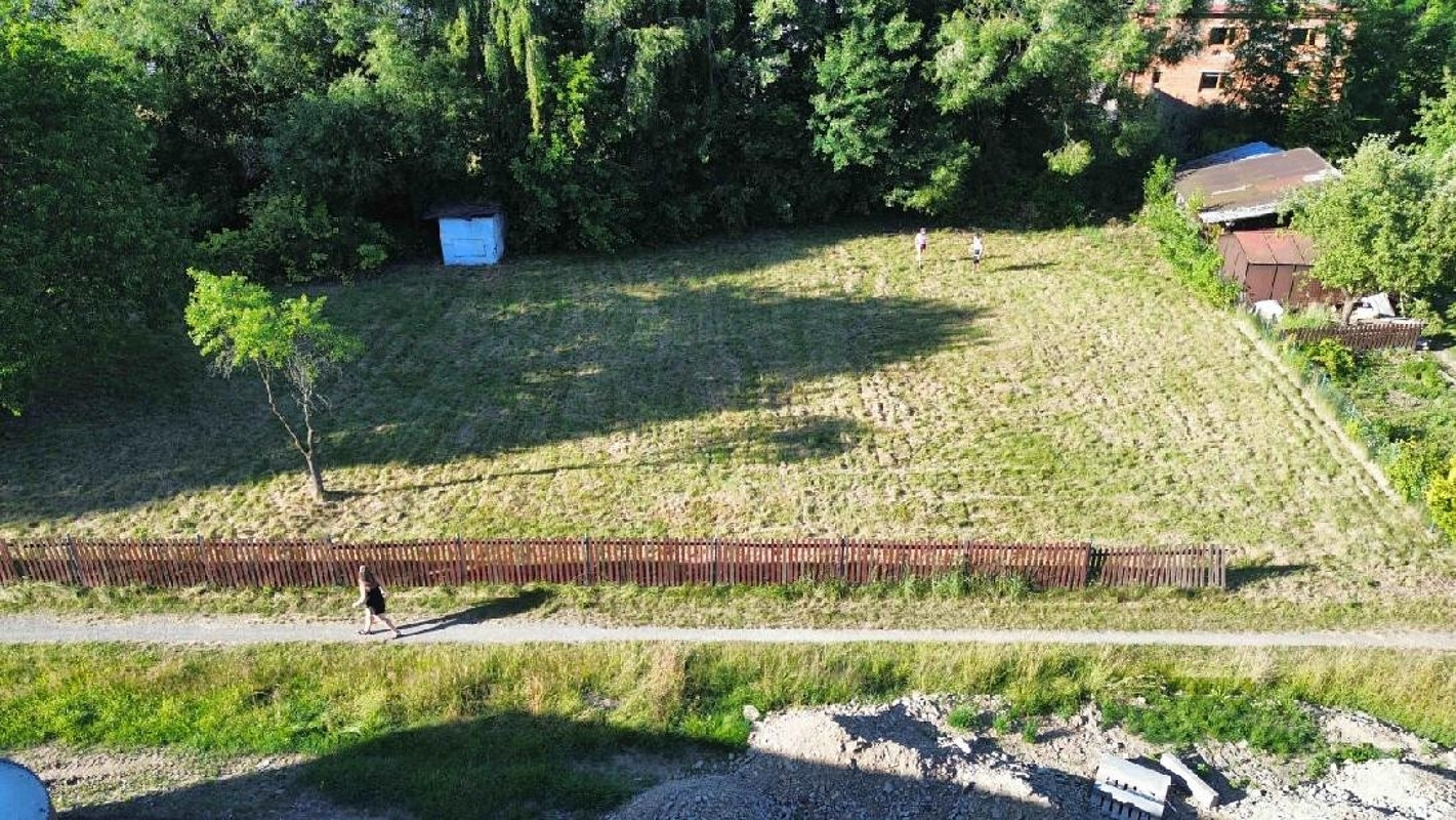 Prodej stavebního pozemku 1 626 m² – fotografie 2