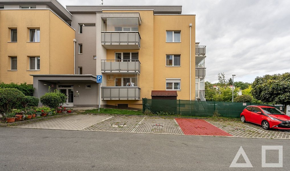 Prodej bytu 1+kk 35 m², Praha – náhled fotky 16