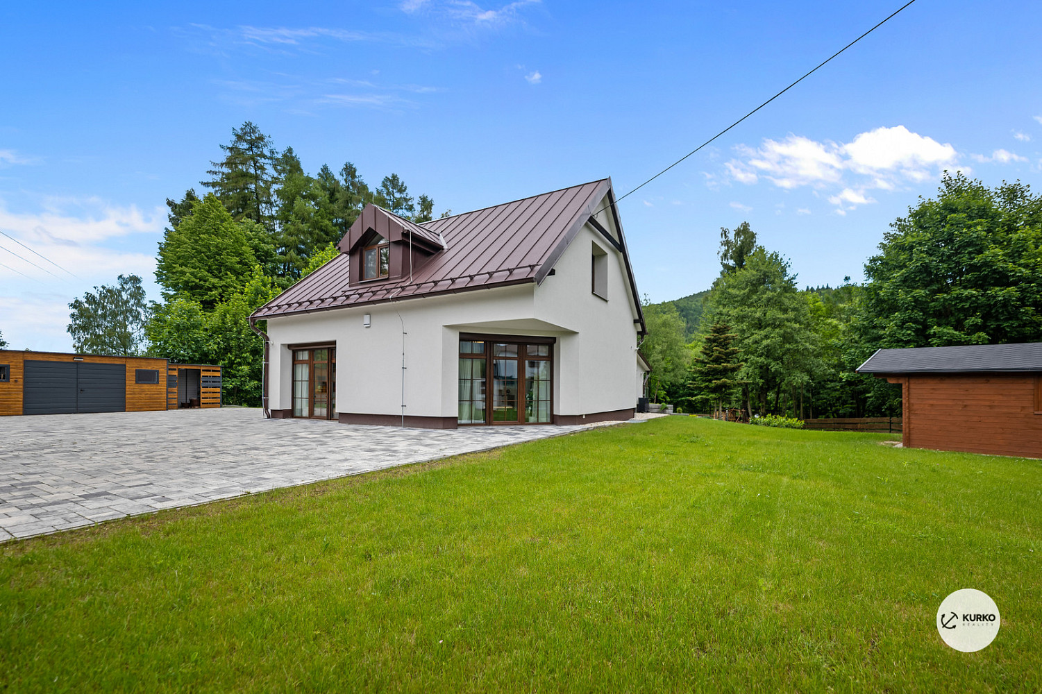 Prodej domu 211 m² s pozemkem 8 342 m²