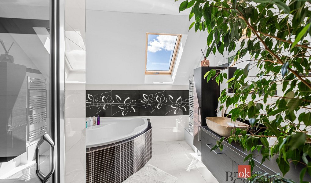Prodej domu 198 m² s pozemkem 456 m², Losiná – náhled fotky 16