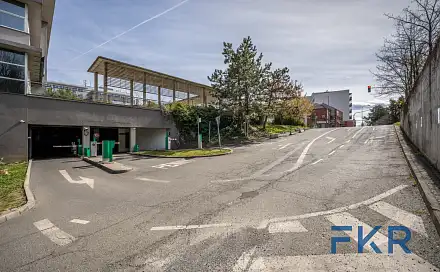 Prodej podzemního parkovacího místa, Vinohradská, Praha 10 - Strašnice