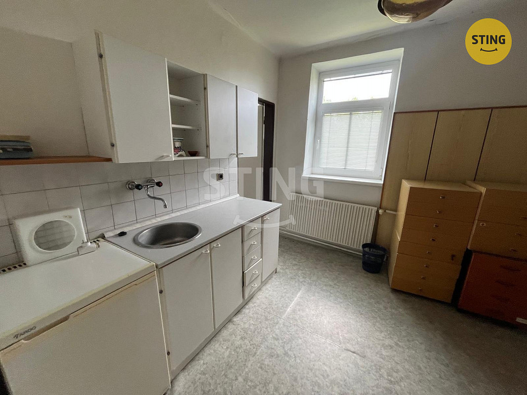 Pronájem kanceláře 75 m² — photo 3
