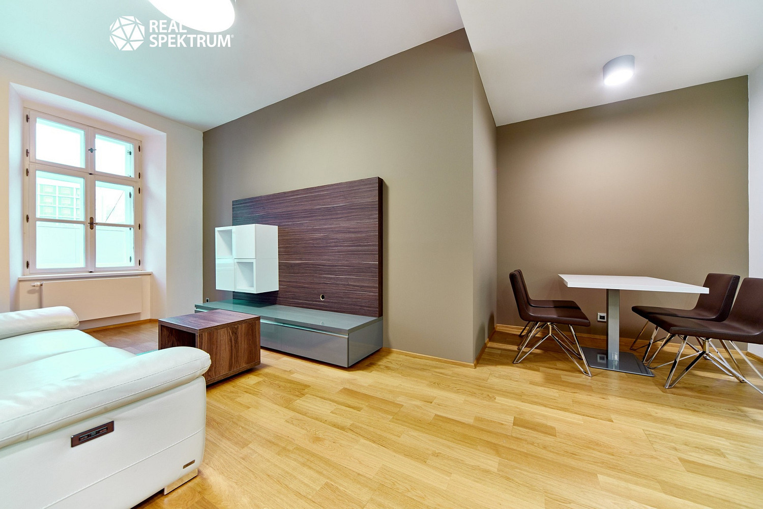 Pronájem bytu 3+kk 82 m² — photo 4