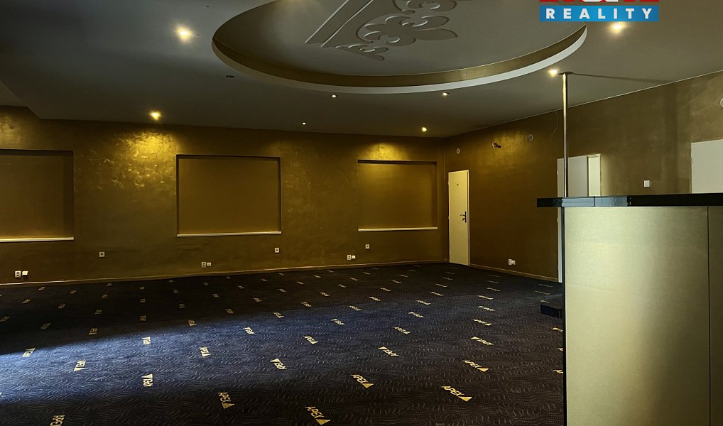 Pronájem obchodních prostor 160 m², Hora Svatého Šebestiána – náhled fotky 3