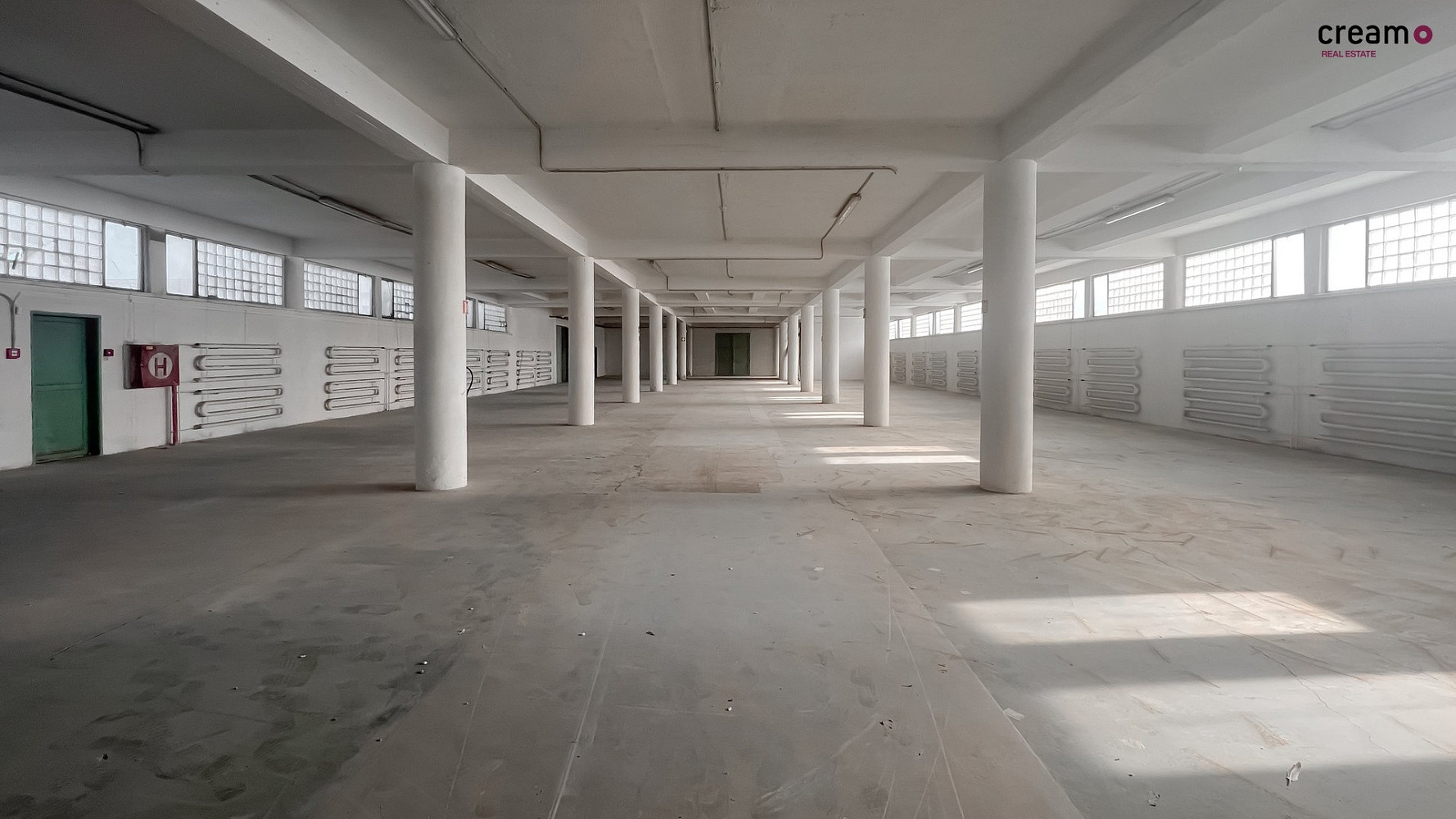 Pronájem skladovacích prostor 893 m²