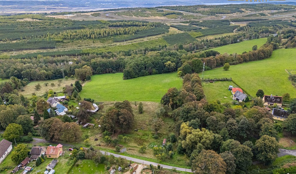Prodej stavebního pozemku 3 300 m², Dolní Nivy – náhled fotky 6