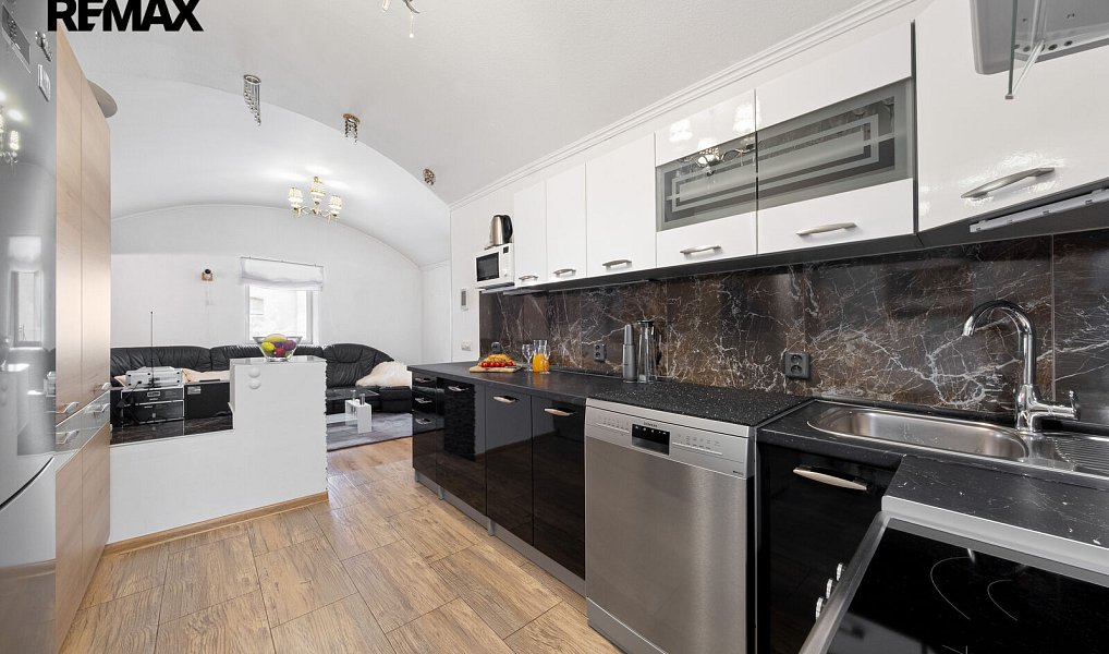 Prodej domu 104 m² s pozemkem 862 m², Zvěstovice – náhled fotky 4