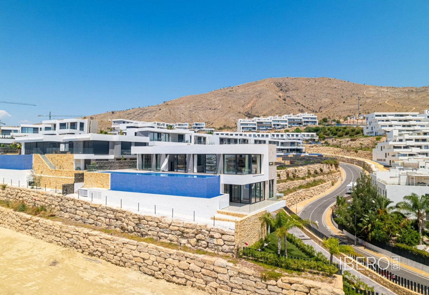 Prodej domu 733 m² s pozemkem 902 m²