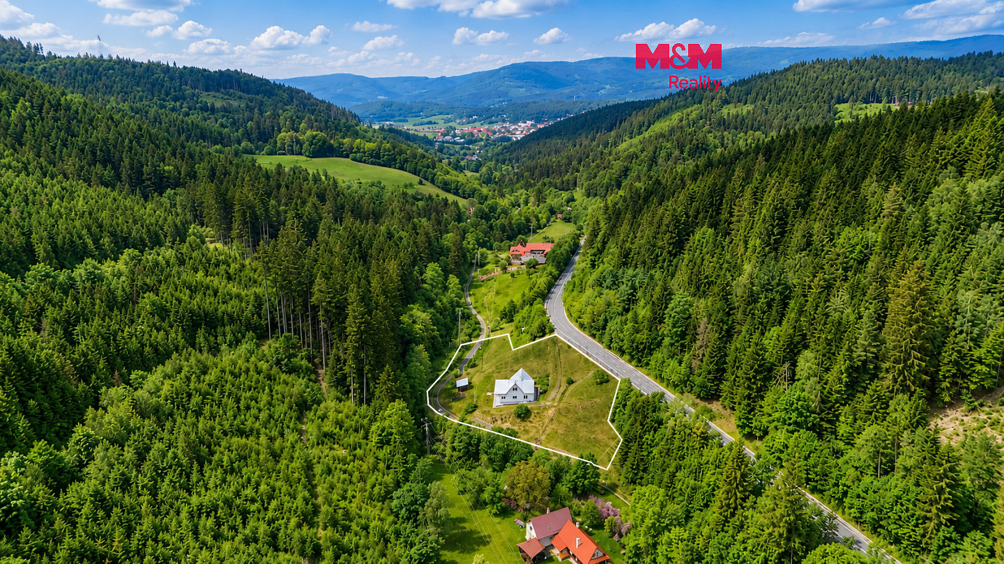 Prodej domu 180 m² s pozemkem 5 082 m²