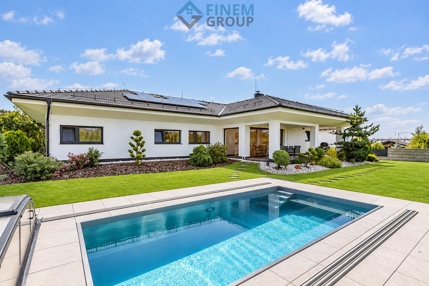 Prodej domu 253 m² s pozemkem 1 237 m²