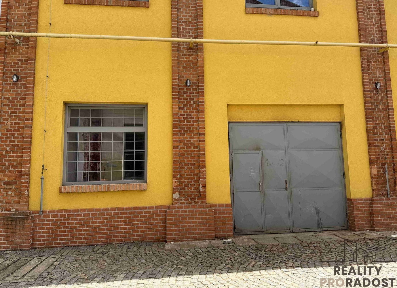 Pronájem skladovacích prostor 102 m²