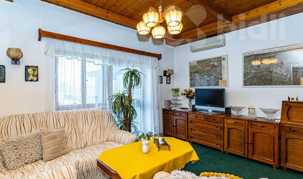 Prodej domu 97 m² s pozemkem 1 779 m², Straky – náhled fotky 12