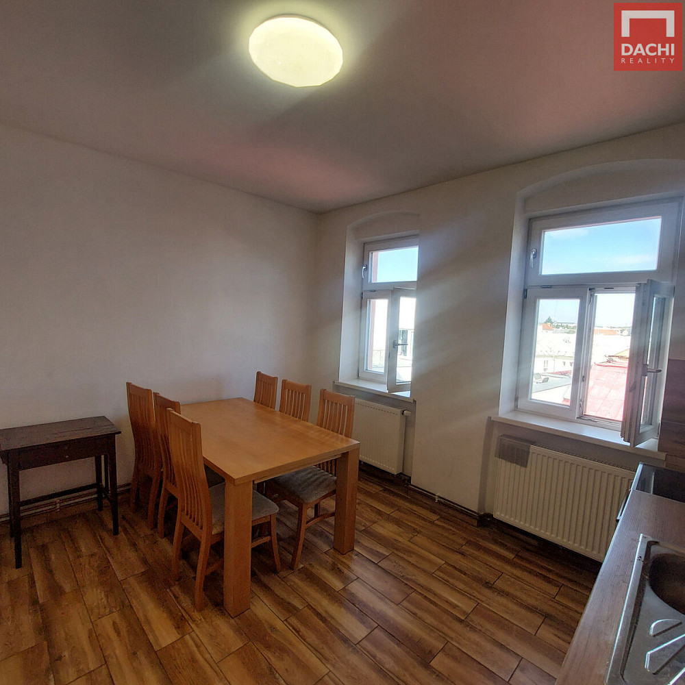 Pronájem bytu 2+1 78 m² – fotografie 3