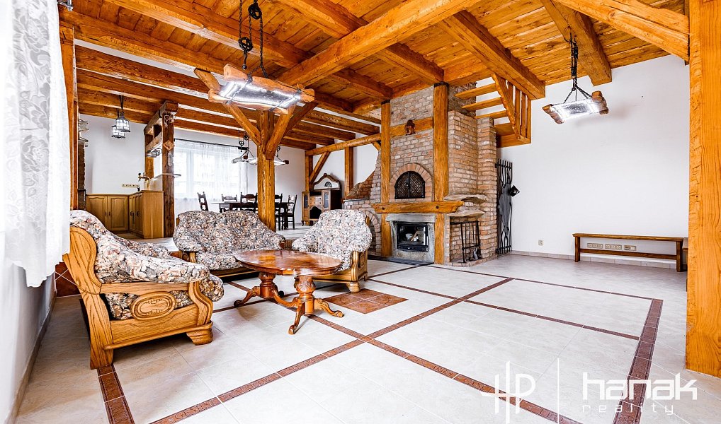 Prodej domu 335 m² s pozemkem 3 009 m², Konice – náhled fotky 2