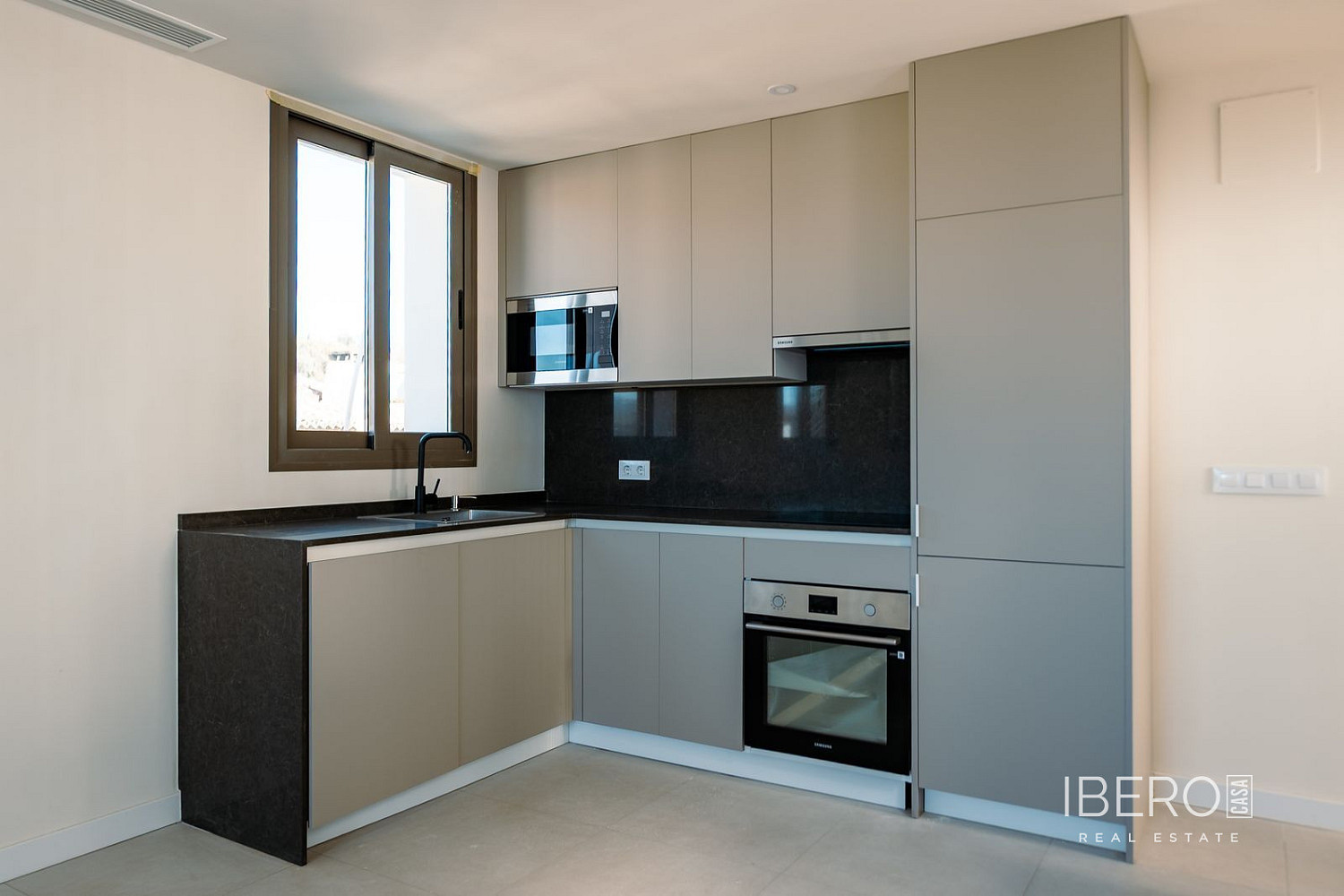 Piso 3+kk – Estepona, Barriada Islas Canarias - Más