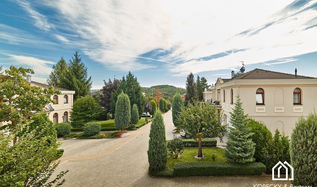 Pronájem domu 243 m² s pozemkem 387 m², Praha – náhled fotky 17