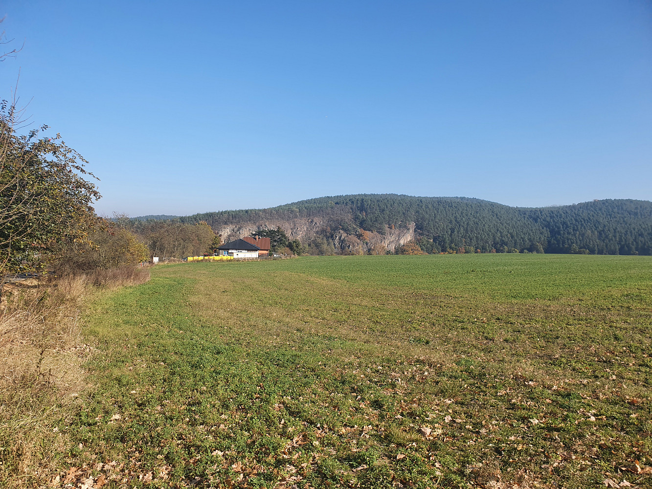 Prodej stavebního pozemku 2 830 m²