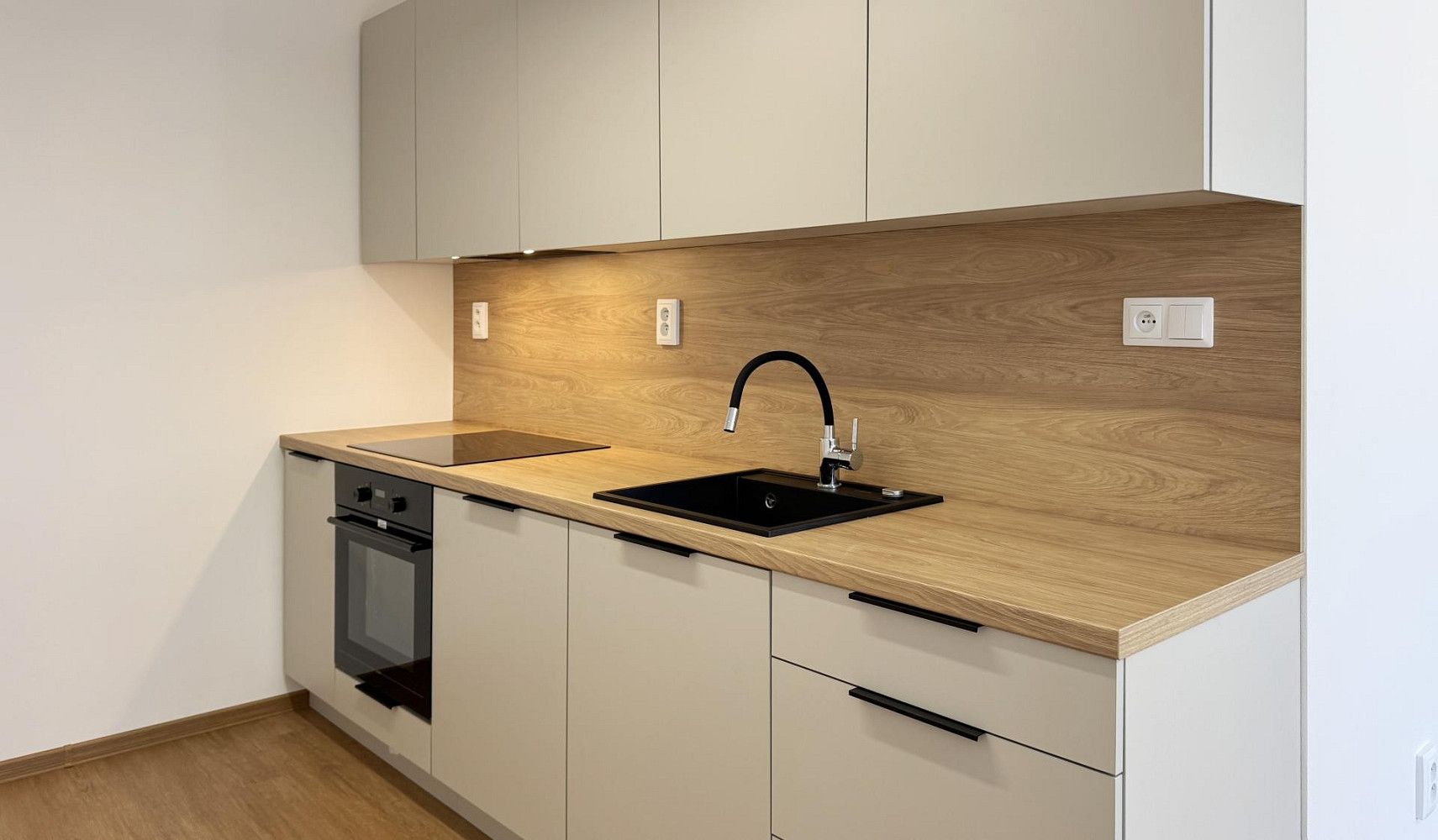 Pronájem bytu 1+kk 36 m² – fotografie 2
