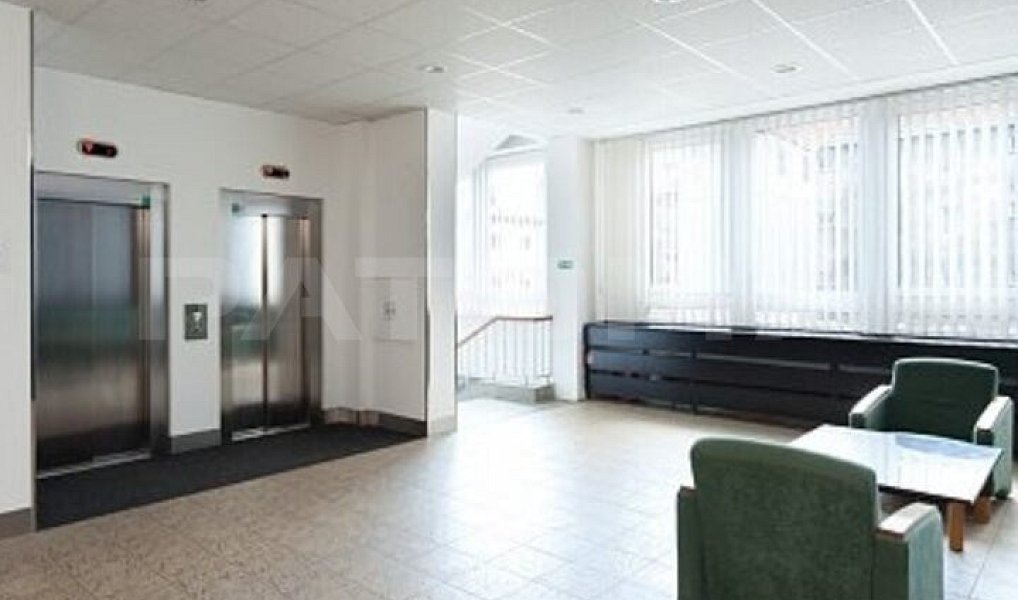 Pronájem kanceláře 658 m², Praha – náhled fotky 12