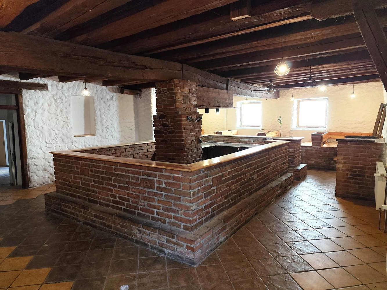 Pronájem obchodních prostor 164 m² – fotografie 2