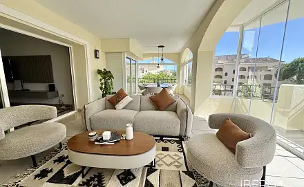 Prodej bytu 4+kk 133 m², Elviria, Španělsko