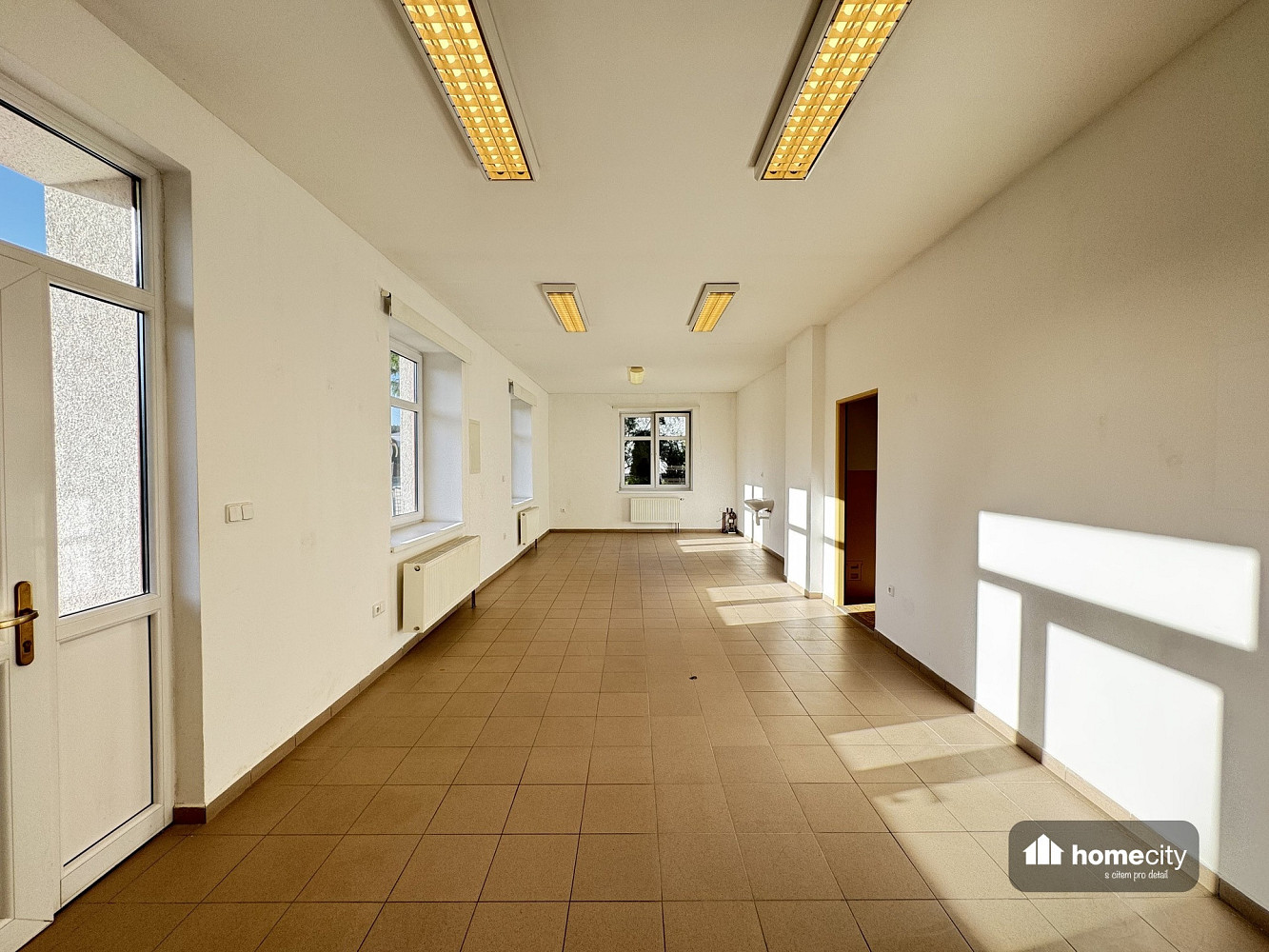 Pronájem obchodních prostor 89 m² – fotografie 3