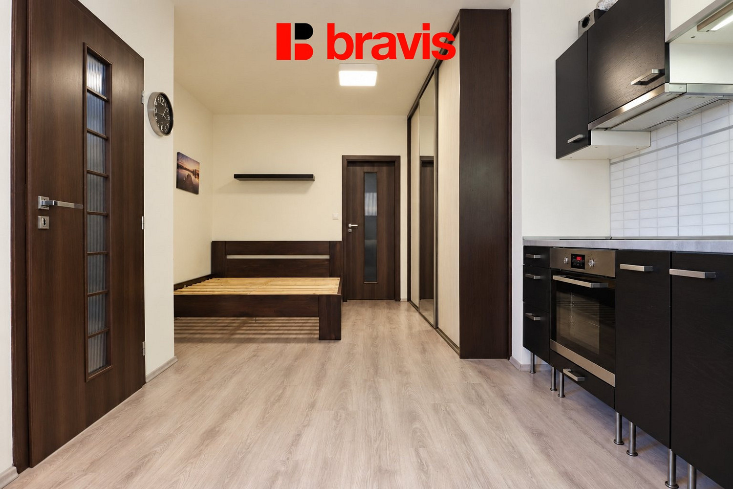 Pronájem bytu 1+kk 31 m² – fotografie 2