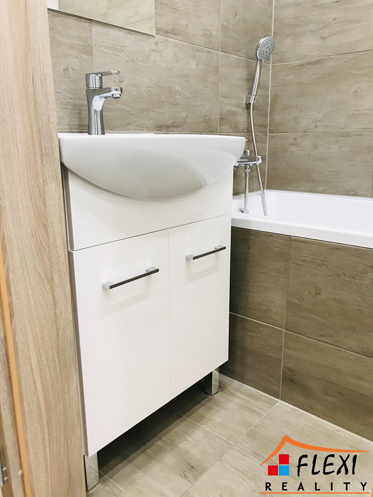 Pronájem bytu 2+1 56 m² — photo 2