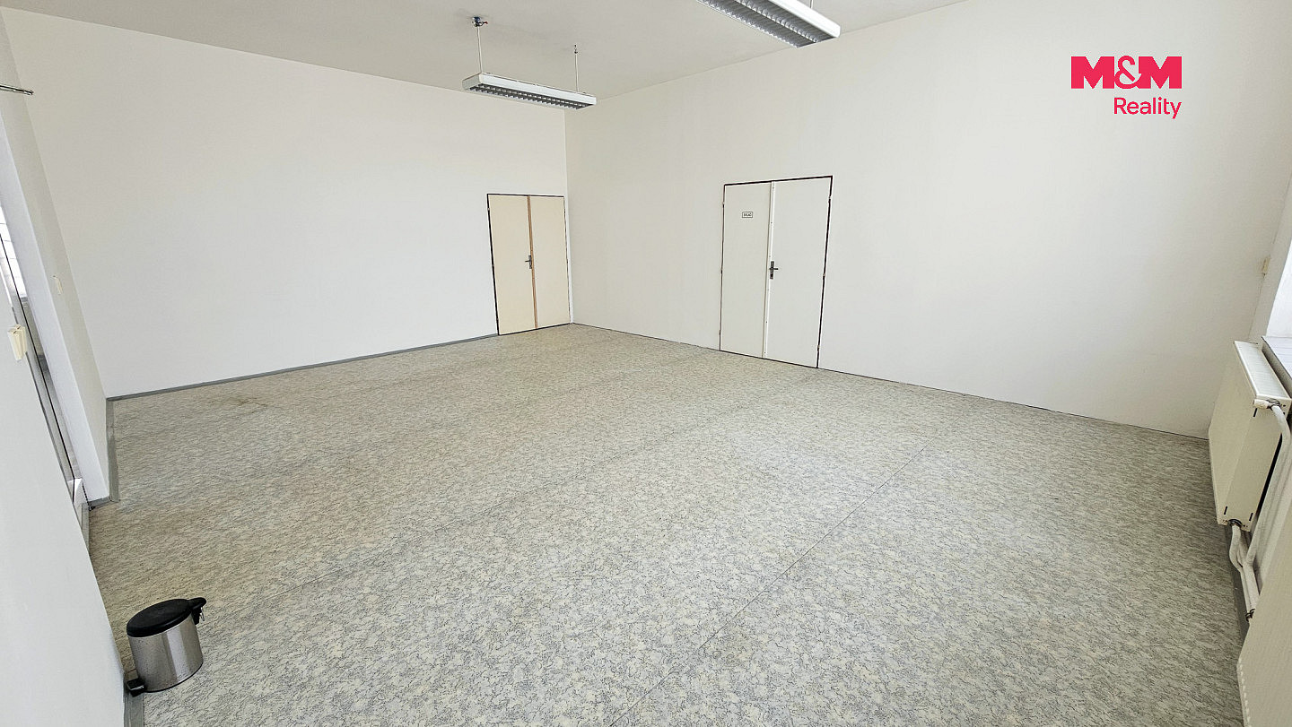 Pronájem kanceláře 348 m² – fotografie 3