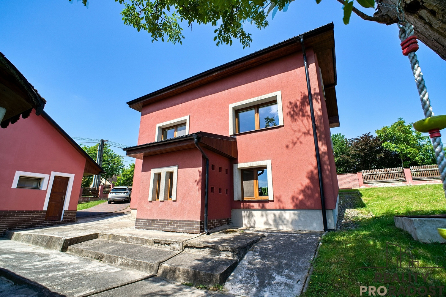 Prodej domu 240 m² s pozemkem 811 m²