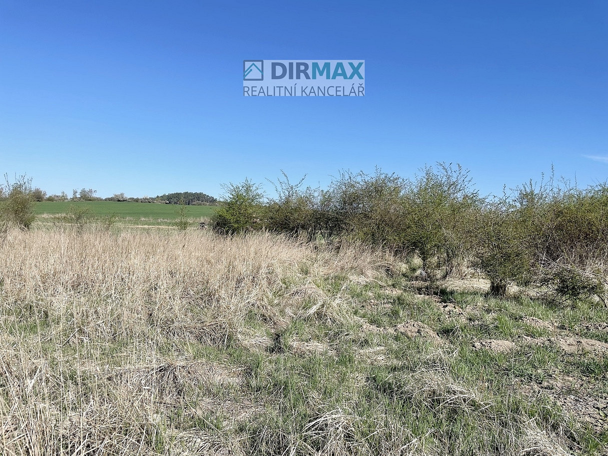 Prodej stavebního pozemku 999 m² – fotografie 3