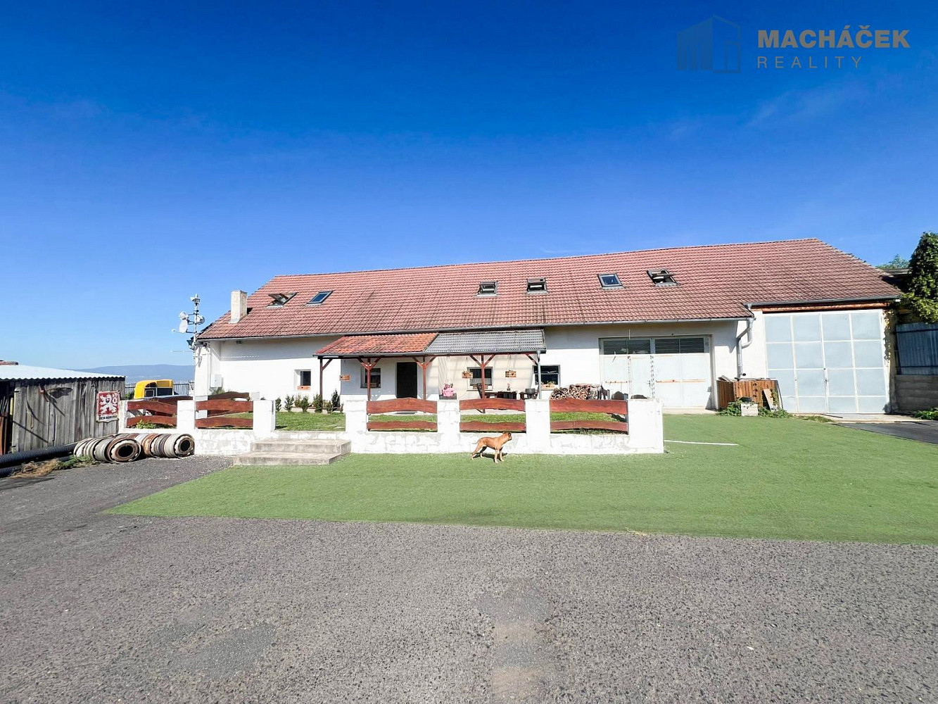 Prodej domu 244 m² s pozemkem 1 483 m² – fotografie 2