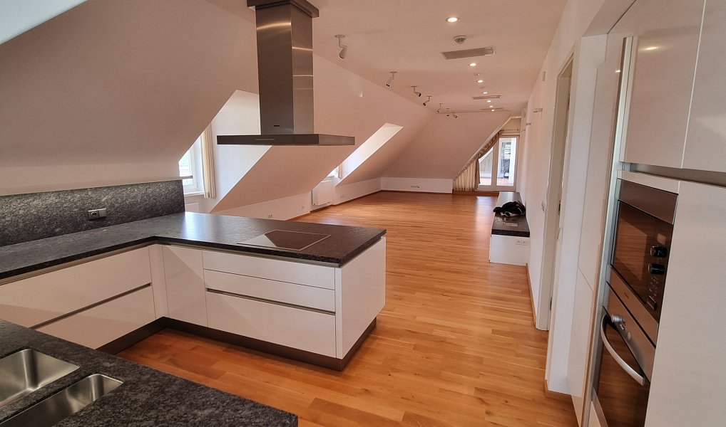 Prodej bytu 5+kk 269 m², Praha – náhled fotky 2