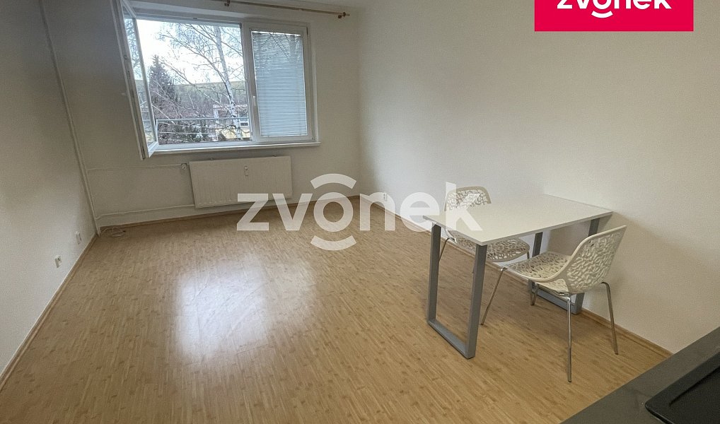 Pronájem bytu 1+kk 28 m², Zlín – náhled fotky 5