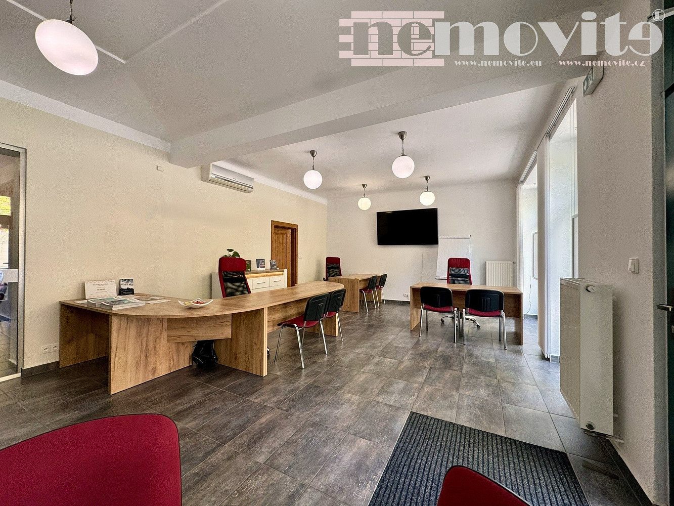 Pronájem obchodních prostor 77 m² – fotografie 2