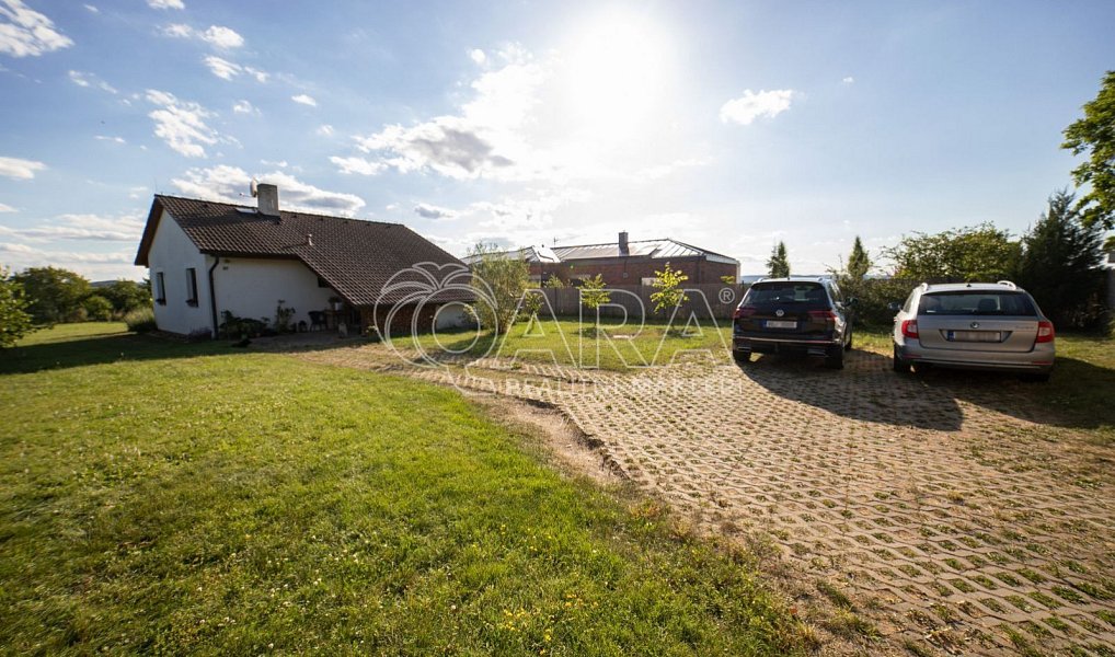 Prodej domu 105 m² s pozemkem 2 043 m², Lochovice – náhled fotky 24