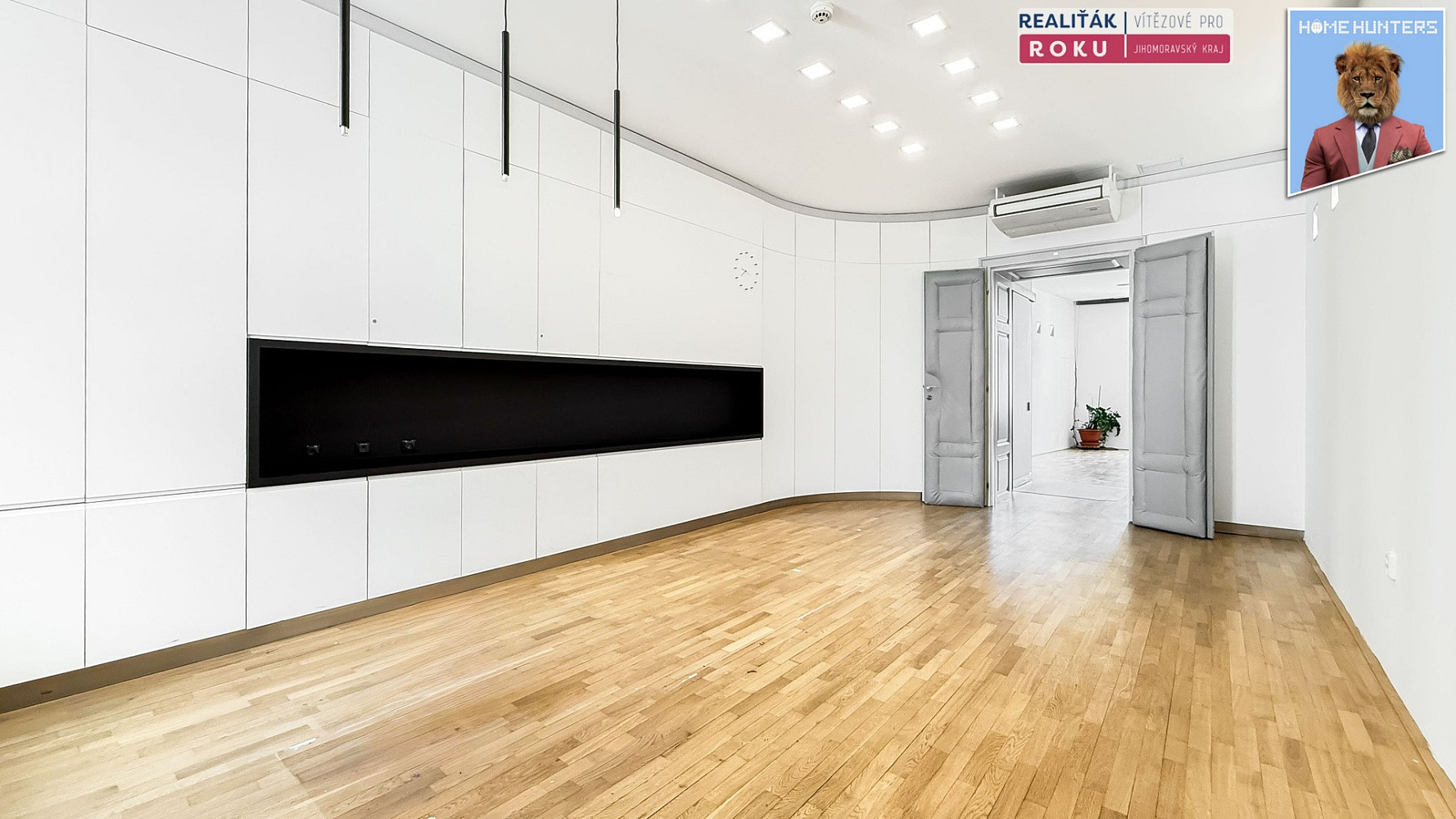 Pronájem kanceláře 382 m²