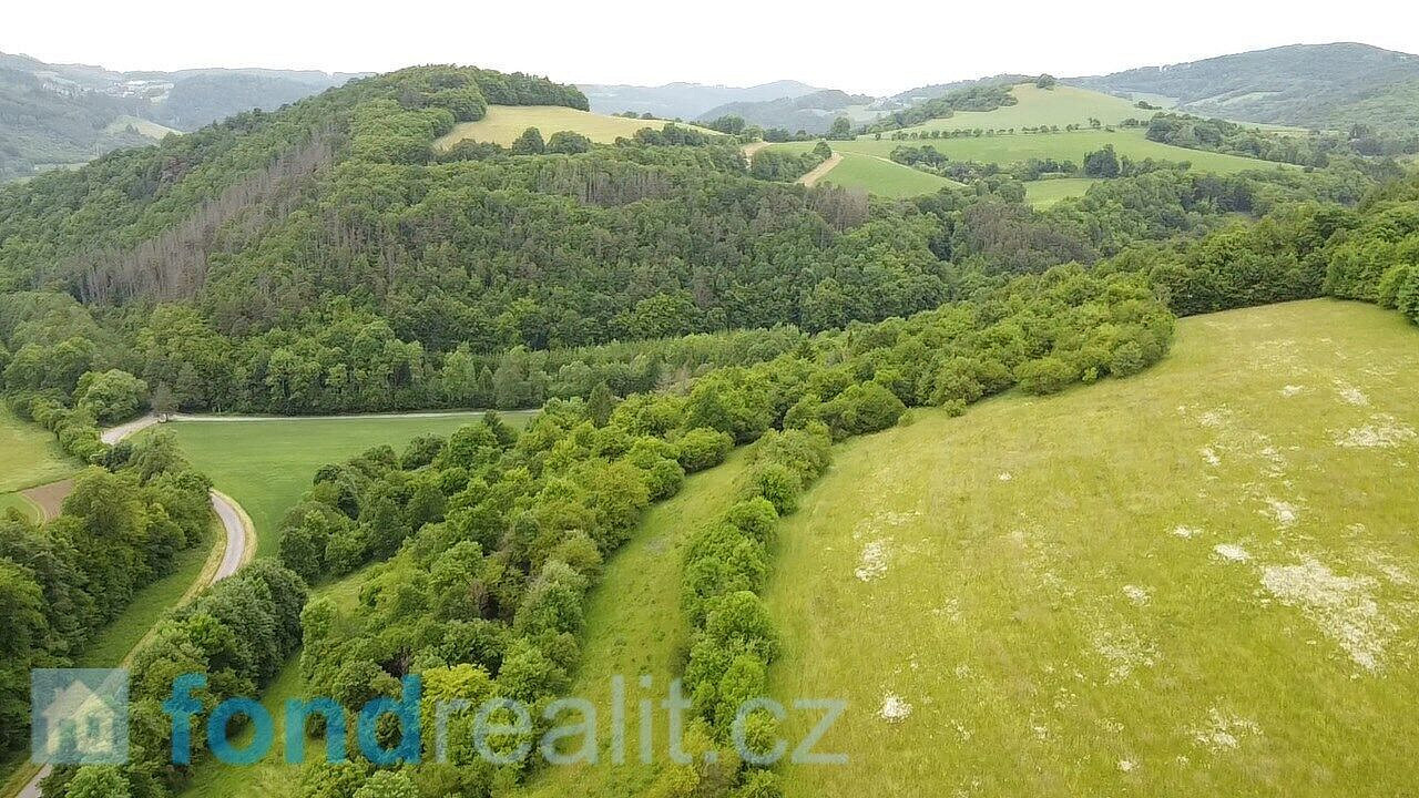 Prodej pozemku 30 636 m² – pohled 2