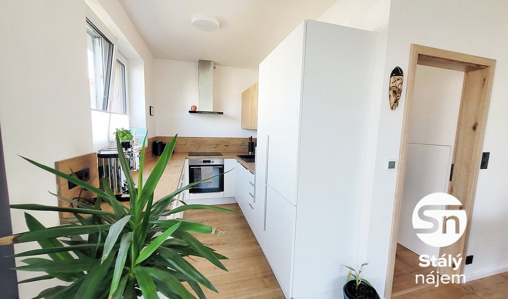 Pronájem bytu 3+kk 78 m², Svinaře – náhled fotky 3