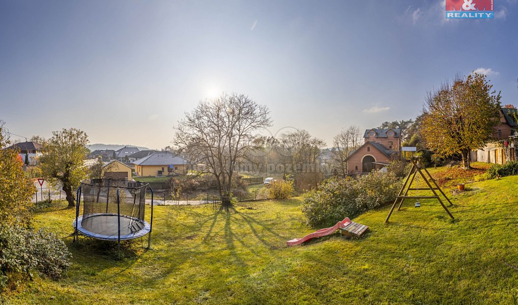 Prodej stavebního pozemku 1 043 m², Velké Popovice – náhled fotky 2