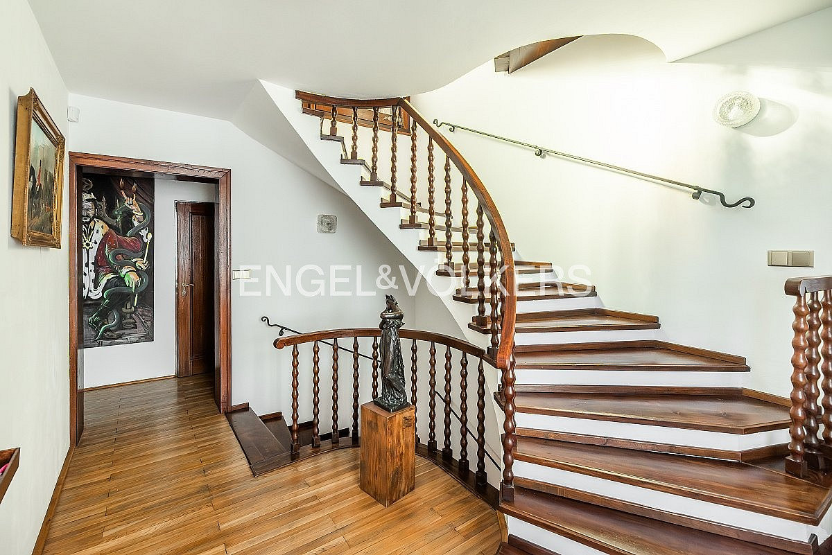 Pronájem domu 201 m² s pozemkem 104 m² — photo 4
