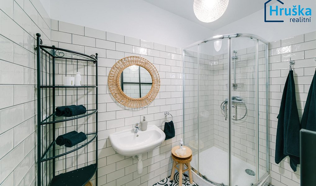 Prodej domu 196 m² s pozemkem 650 m², Baška – náhled fotky 10